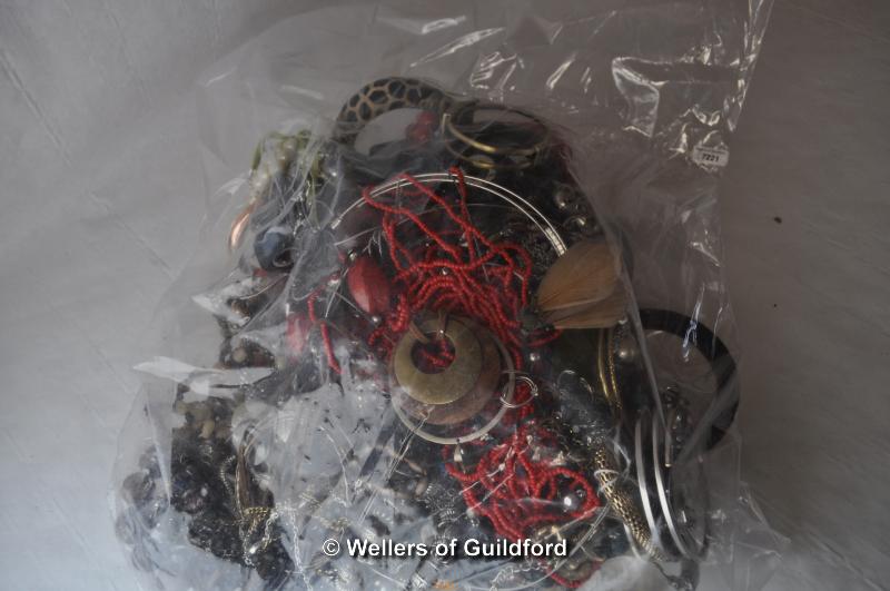 Sealed bag of costume jewellery