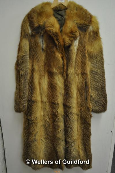 *Ladies real Fox fur long coat, UK size 8, Bust 36", Lenth 44" (Lot subject to VAT)