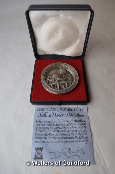 Pobjoy Mint Chellini Madonna silver medallion, with case and certificate of authenticity