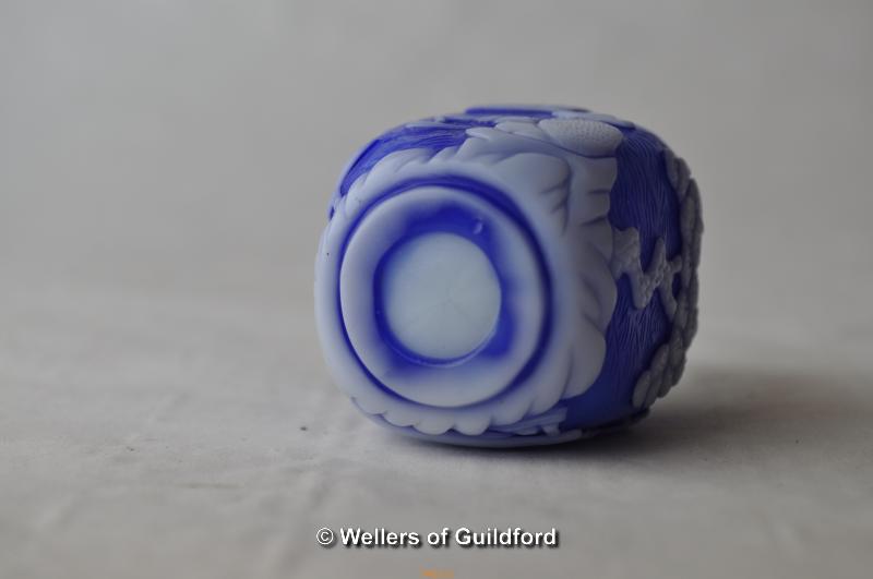 A Chinese blue and white cameo glass snuff bottle of square section. - Image 3 of 5