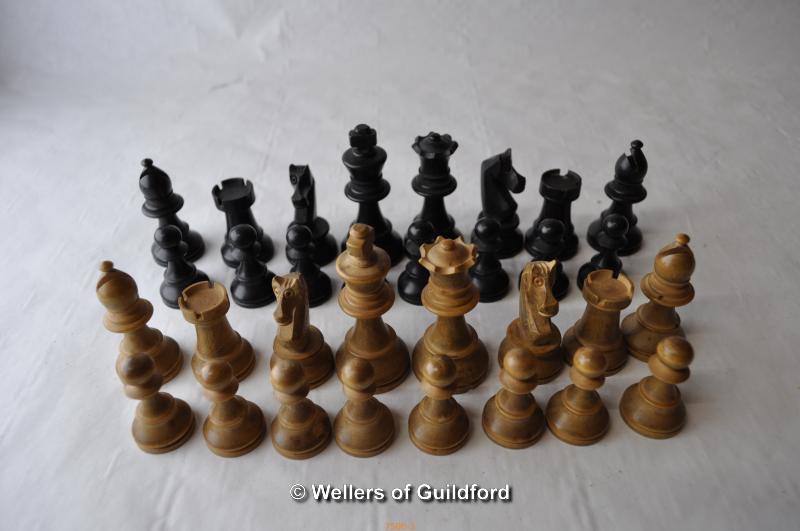 An ebonised and boxwood Staunton pattern chess set, height of king 6.5cm; an old oak box. - Image 3 of 3