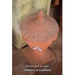 TERRACOTTA LIDDED URN/FINIAL