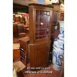 VICTORIAN OAK STANDING CORNER CABINET, TOP SECTION WITH GLAZED DOOR ENCLOSING SHELVES, PANELLED DOOR