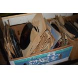 SMALL BOX OF MIXED VINTAGE VINYL RECORDS INCLUDING 'HIS MASTERS VOICE'