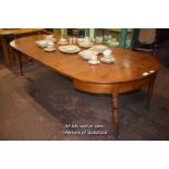 GEORGE III D END EXTENDING DINING TABLE WITH THREE EXTRA LEAVES, RAISED ON TURNED TAPERING LEGS,