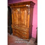 19TH CENTURY CONTINENTAL MAHOGANY LINEN PRESS, THE TWO PANELLED DOORS ENCLOSING TRAYS, OVER A