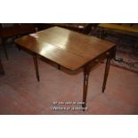 EARLY VICTORIAN MAHOGANY PEMBROKE TABLE WITH SINGLE FRIEZE DRAWER ON TURNED LEGS, 96CM LONG (1948)
