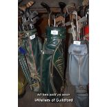 GOLF BAG CONTAINING MIXED VINTAGE GOLF CLUBS