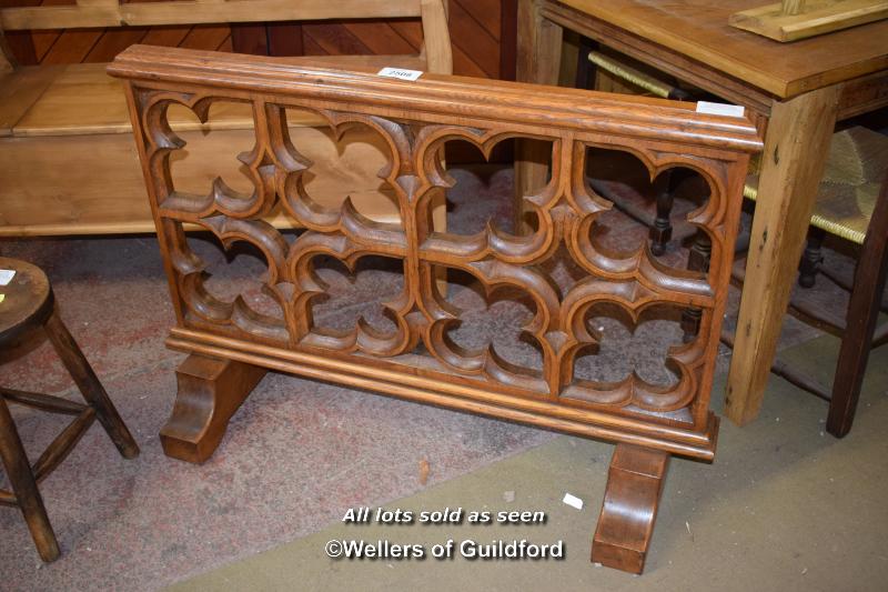 VICTORIAN OAK CHURCH PARTITION WITH PIERCED DECORATION, 77CM X 105CM