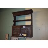 VICTORIAN CARVED OAK WALL HANGING CABINET WITH OPEN SHELF OVER CUPBOARD DOORS
