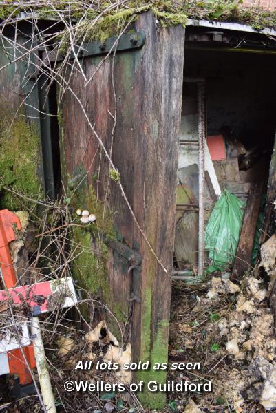 VINTAGE RAILWAY CARRIAGE IN NEED OF HEAVY RESTORATION - Image 5 of 5