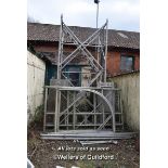 ALUMINIUM SCAFFOLD TOWER