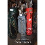 GOLF BAG CONTAINING MIXED VINTAGE GOLF CLUBS