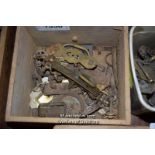 BOX OF VICTORIAN MIXED FURNITURE BRASSWARE