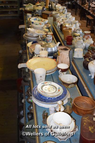 LARGE SHELF OF MIXED PORCELAIN COLLECTIBLES