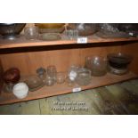 SMALL SHELF OF MIXED GLASSWARES