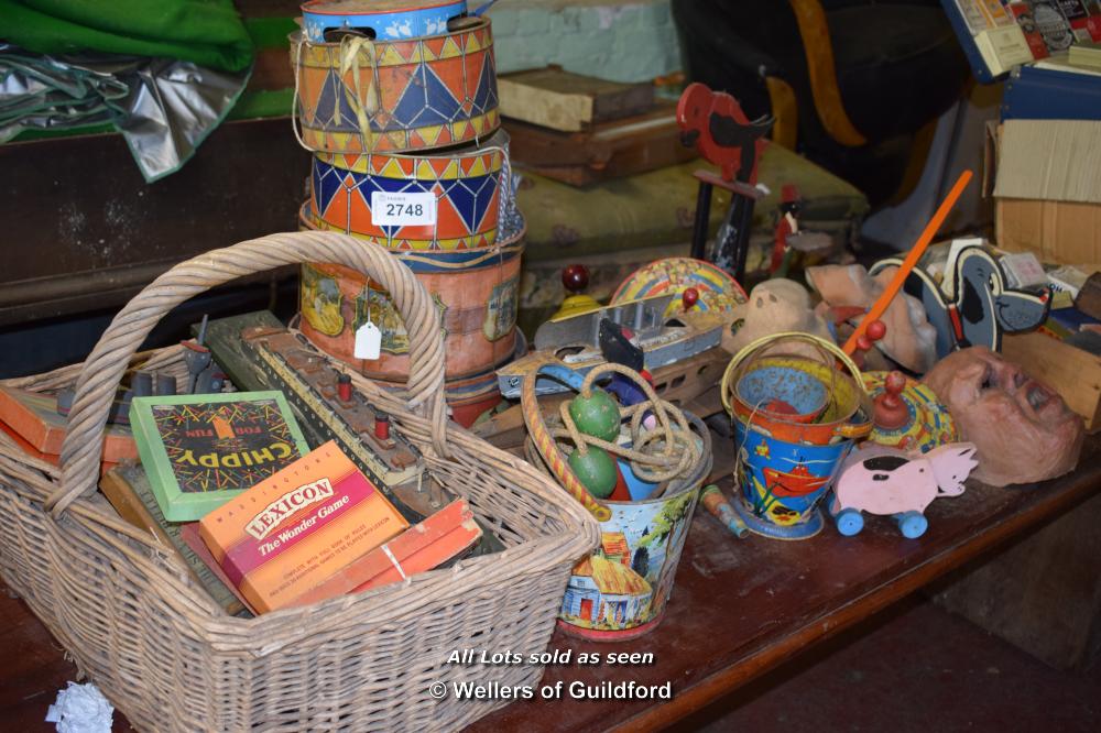 VINTAGE TOYS INCLUDING TINWARE DRUMS, AEROBATICS, BOATS, ETC