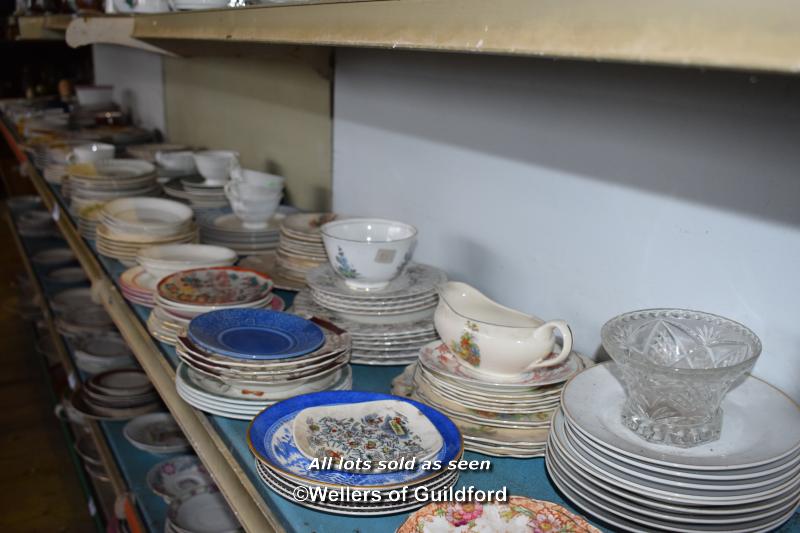 LARGE SHELF OF MIXED PORCELAIN COLLECTIBLES