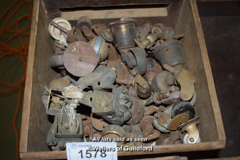 BOX OF MIXED FURNITURE CASTORS