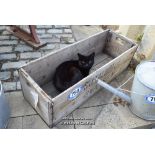 *SWANSEA VINTAGE CRATE (CAT NOT INCLUDED)