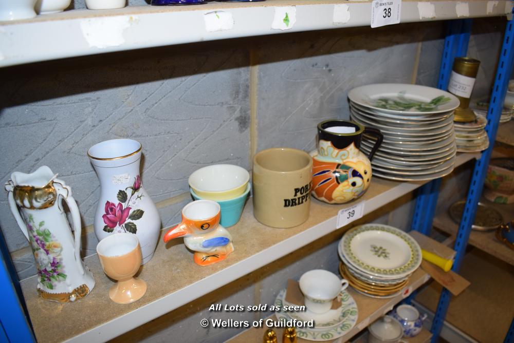 *SHELF OF PORCELAIN WARE AND COLLECTABLES