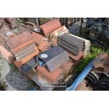 *PALLET CONTAINING A QUANTITY OF MIXED RIDGE TILES