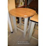 *CIRCULAR PINE TOP TABLE