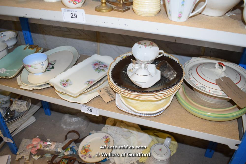 *SHELF OF PORCELAIN WARE AND COLLECTABLES