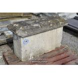 *PALLET CONTAINING A BATHSTONE BALLUSTRADE SECTION