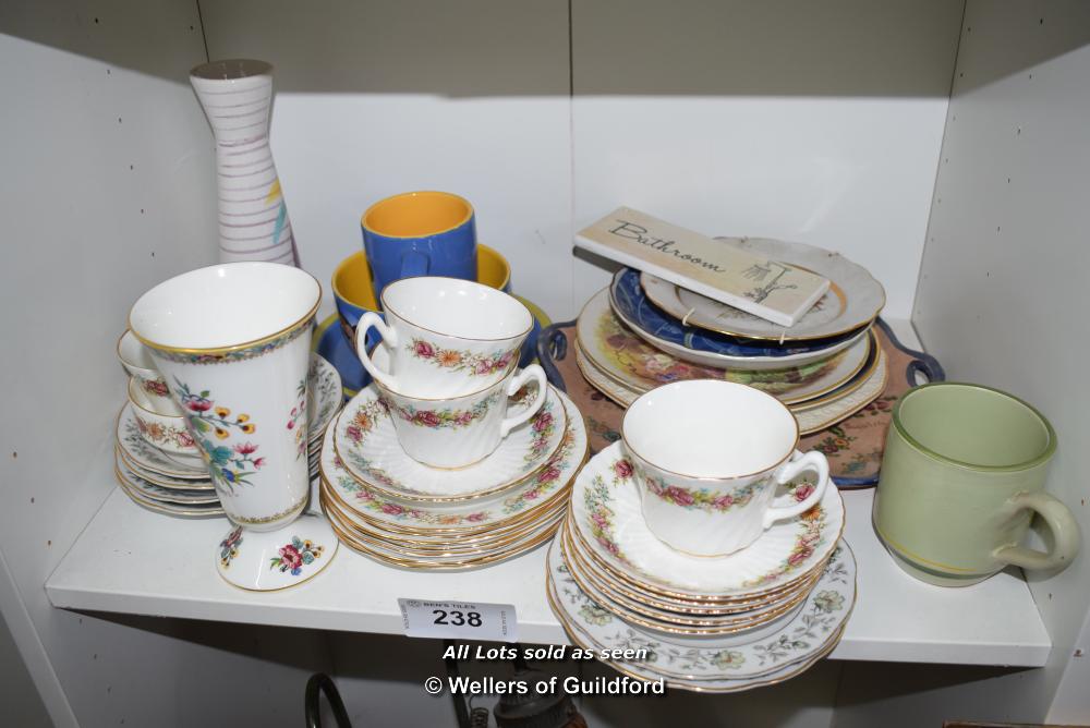 *SHELF OF MAINLY MIXED PORCELAIN WARE