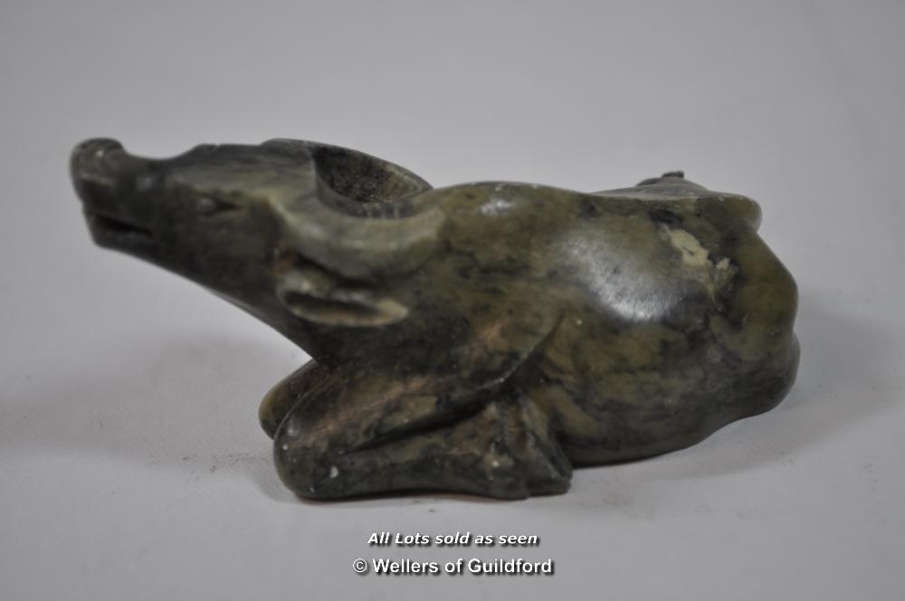 A carved figure of a water buffalo, 8.5cm. - Image 3 of 6