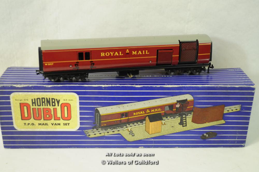 Hornby Dublo: T.P.O. Mail Van Set, 2 x D12 Corridor Coaches, Two Water Cranes, Low Sided Wagon D1, - Image 3 of 18