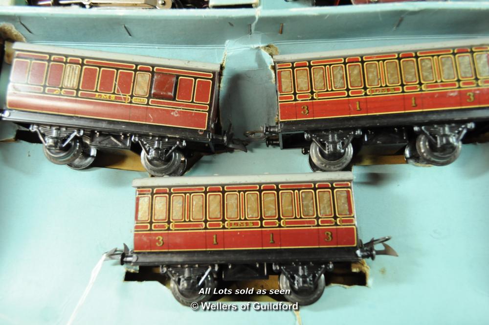 Hornby clockwork O gauge No. 501 Passenger Set, boxed. - Image 4 of 6