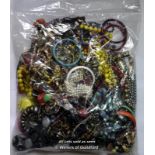 Bag containing costume jewellery, gross weight 2.92 kilograms