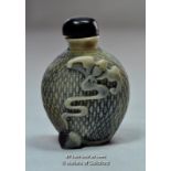 Chinese snuff bottle with bats.