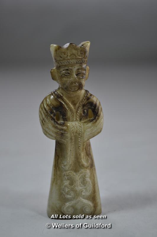 A Chinese hardstone figure of a standing gentleman, 8cm.