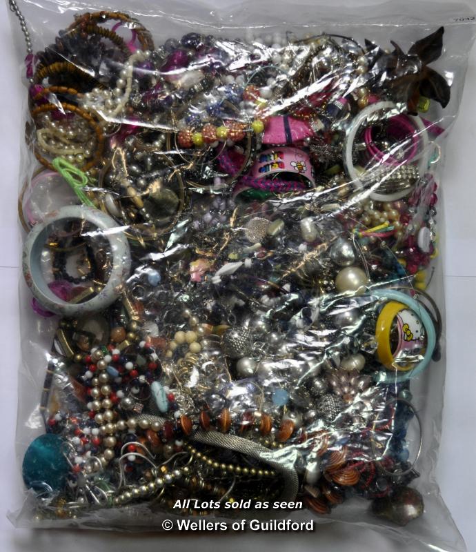 Bag containing costume jewellery, gross weight 3.64 kilograms