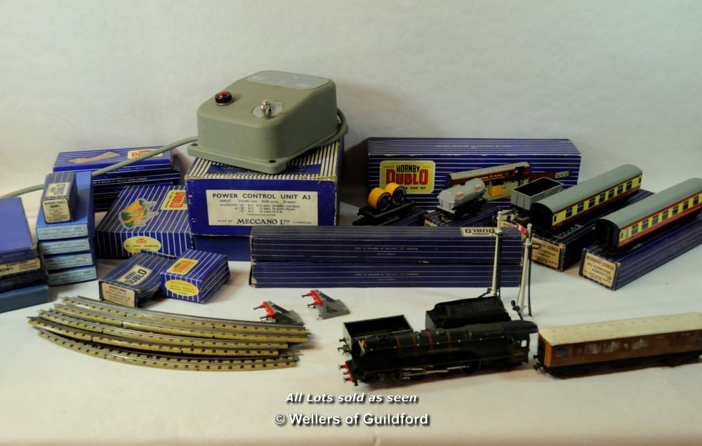 Hornby Dublo: T.P.O. Mail Van Set, 2 x D12 Corridor Coaches, Two Water Cranes, Low Sided Wagon D1,