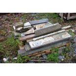 PALLET CONTAINING MIXED STONE AND SLATE SECTIONS