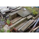 PALLET CONTAINING MIXED STONE SECTIONS