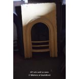 SIMPLE CAST IRON FIRE INSERT, 560MM X 915MM