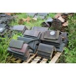 PALLET CONTAINING MIXED RIDGE TILES