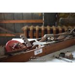 WOODEN CRATE CONTAINING MIXED VINTAGE WOODWORKING TOOLS