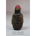 A Chinese snuff bottle