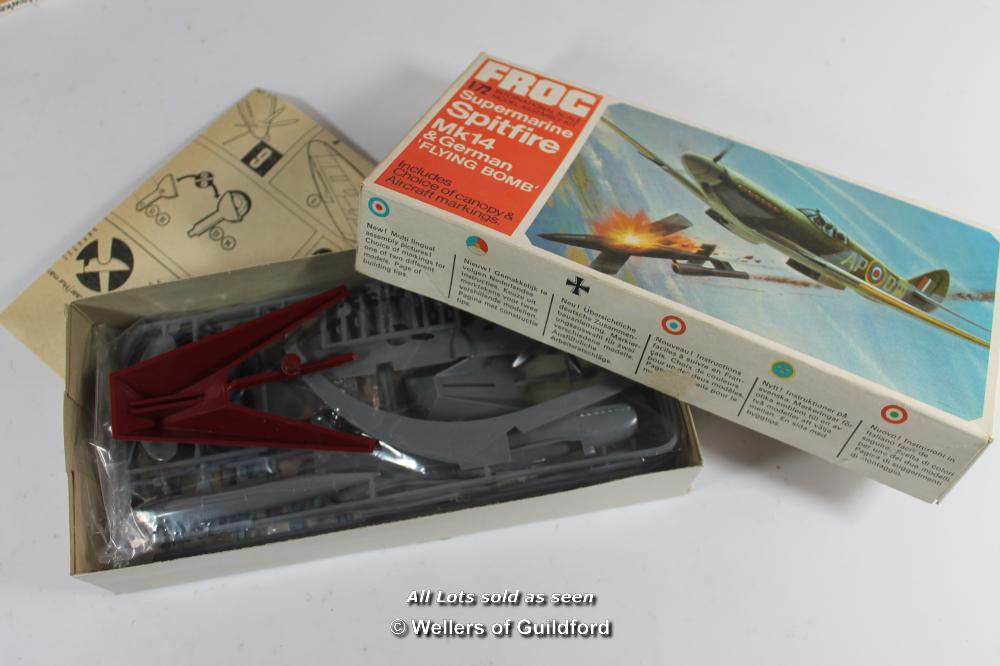 Frog vintage 1:72 warplane models to include, Curtis P/40 Fighter F391, Typhoon IB Tank Buster F389, - Image 7 of 11