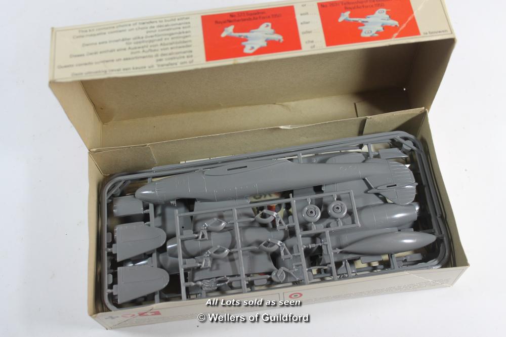 Frog vintage 1:72 warplane models to include, Curtis P/40 Fighter F391, Typhoon IB Tank Buster F389, - Image 5 of 11