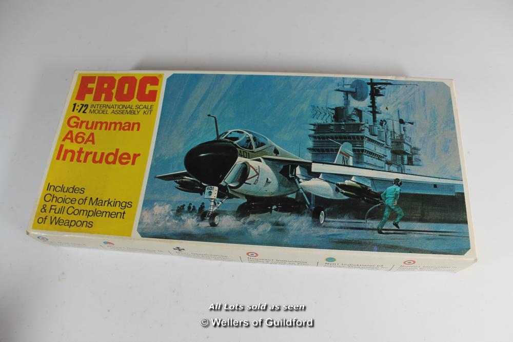 Frog vintage 1:72 warplane models to include, Curtis P/40 Fighter F391, Typhoon IB Tank Buster F389, - Image 10 of 11