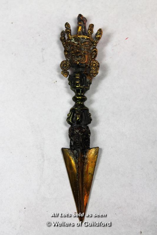 An Indonesian ornamental dagger, 16cm.