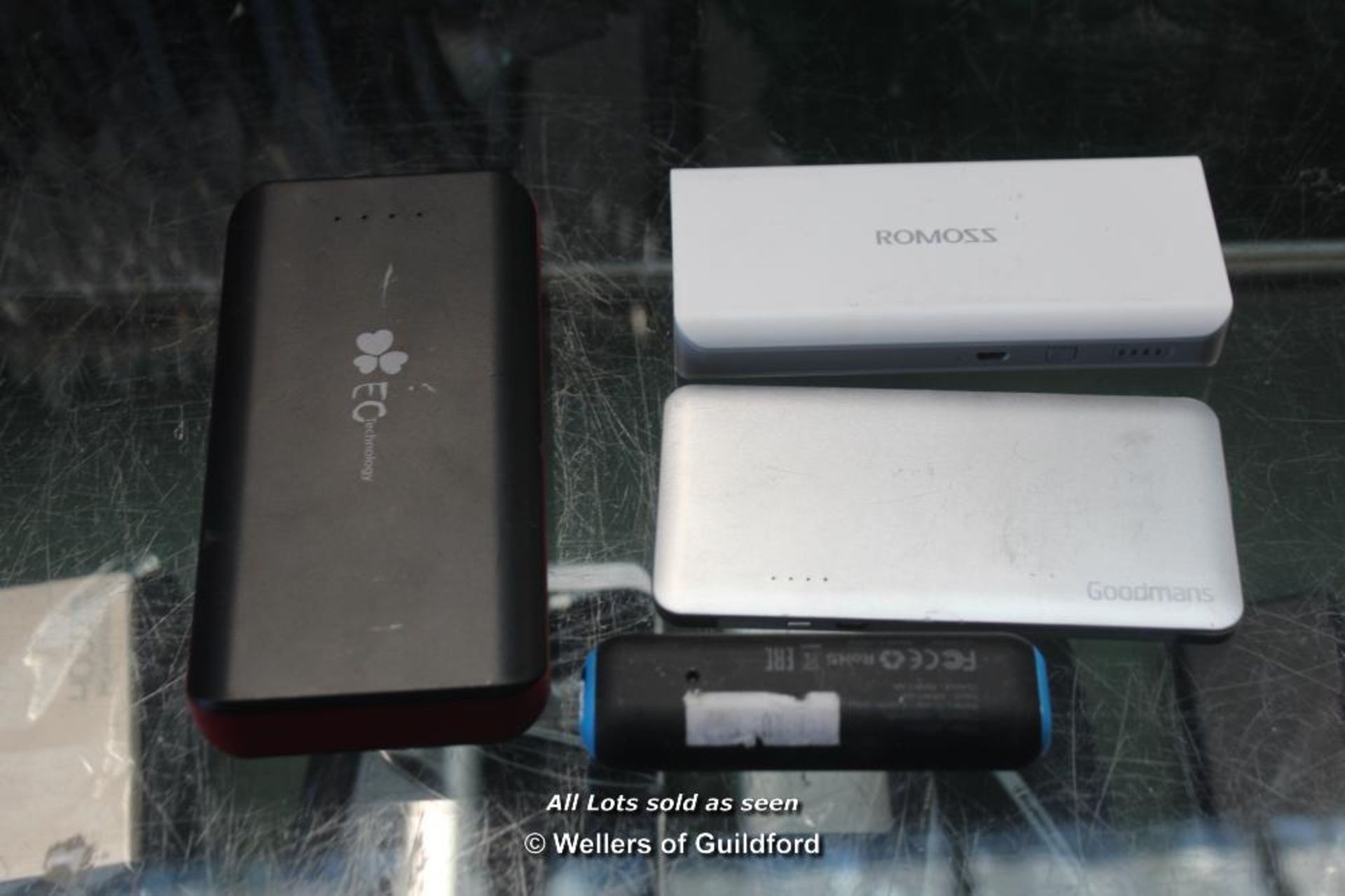 *X4 POWERBANKS INCL. GOODMANS