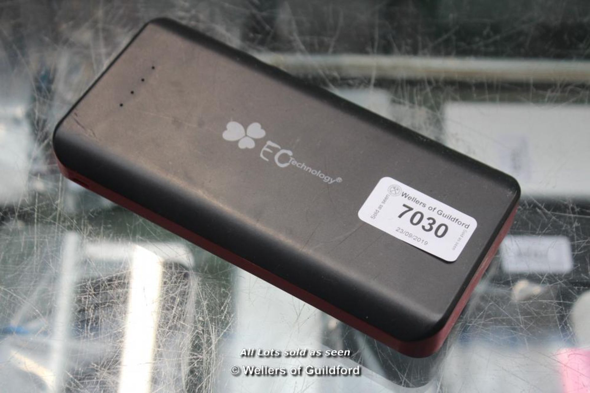 *EC TECHNOLOGY B30224 POWER BANK